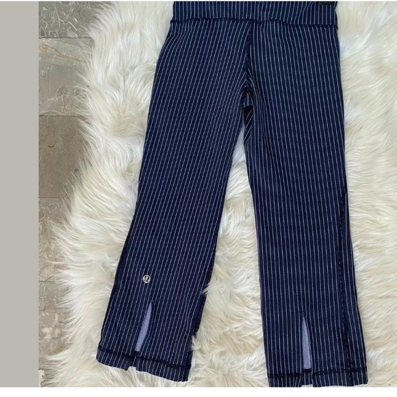 Lululemon Gather and Grow Crop Pinstripe sz 2 - Picture 2 of 4